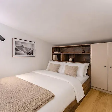 Duplex Renovated For 8 People *