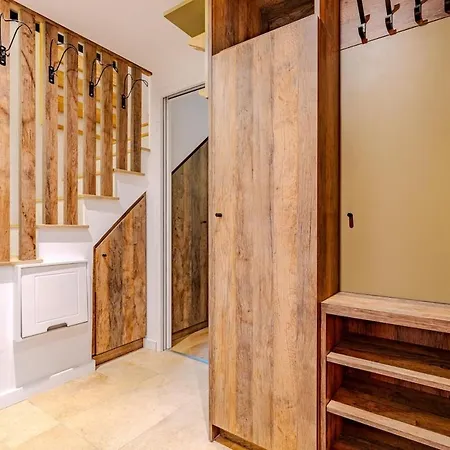 Duplex Renovated For 8 People *