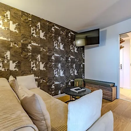 Duplex Renovated For 8 People