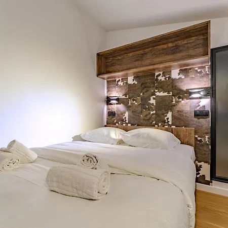 Duplex Renovated For 8 People *