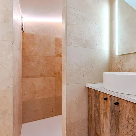 Duplex Renovated For 8 People Apartamento *